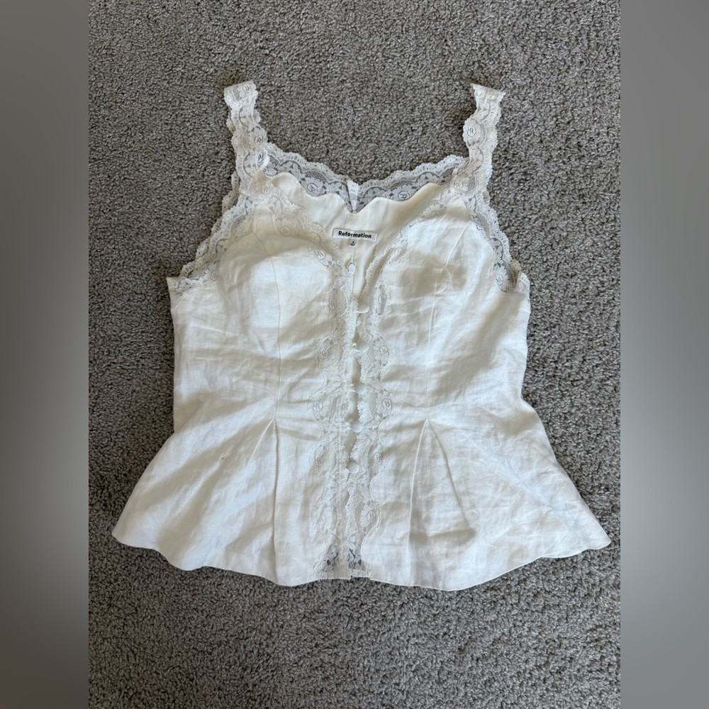 Reformation Linen Size 4 - Picture 5 of 13